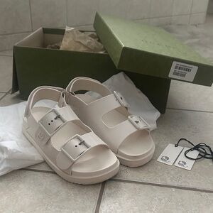 EUC Gucci Double G Rubber Sandals